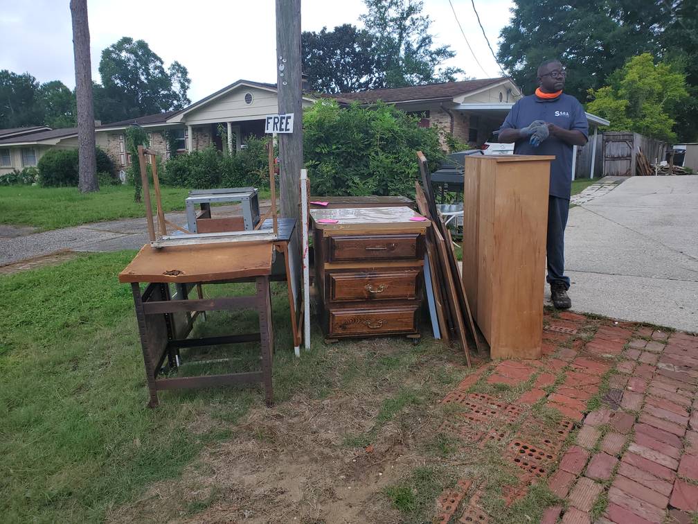 Free Furniture On Sidewalk Junk Removal Service Something Old Salvage 6505 North W Street Pensacola FL 32505 850 758 9900 www.somethingoldsalvage.com