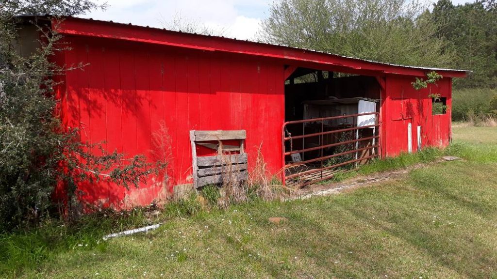 Red Barn Filled With Junk Junk Removal Service Something Old Salvage 6505 North W Street Pensacola FL 32505 850 758 9900 www.somethingoldsalvage.com